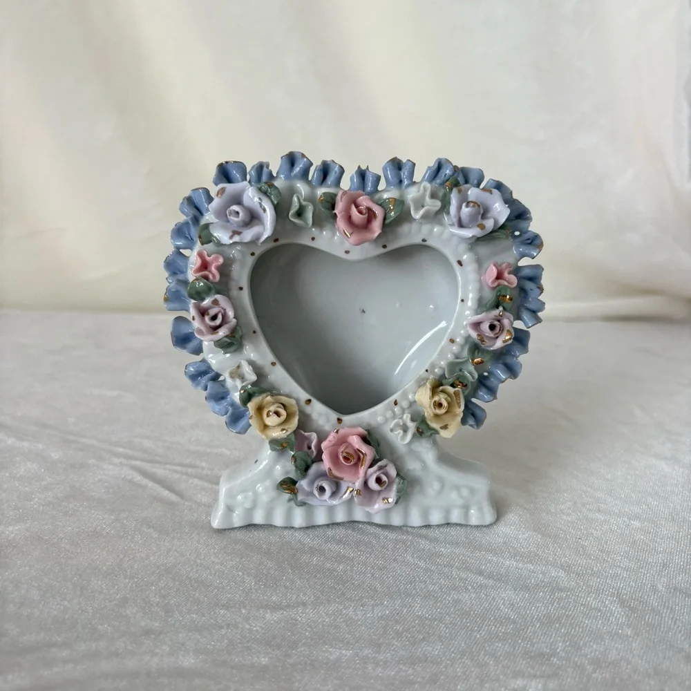 Vintage ceramic heart shaped picture frame pastel rosette Capodimonte home